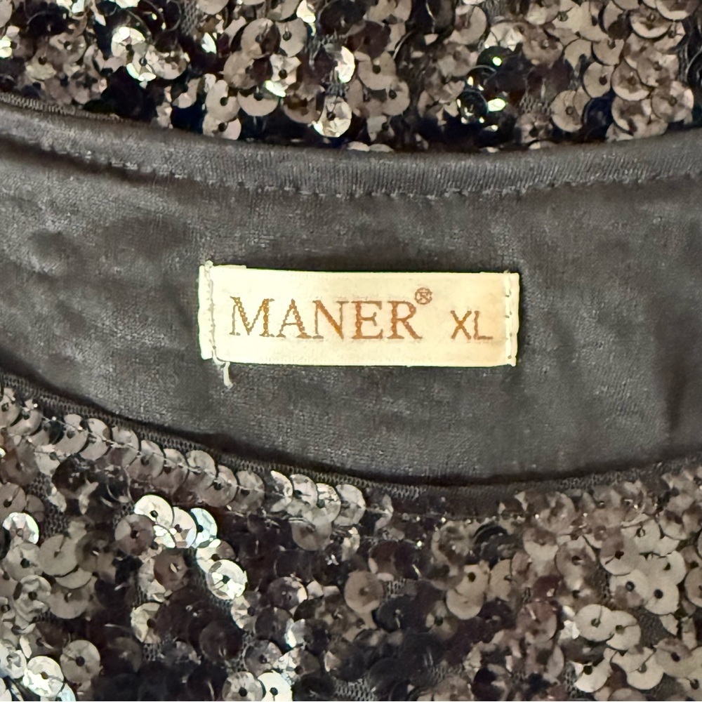Manor Black Sequin Blouse. Size XL - Picture 8 of 9